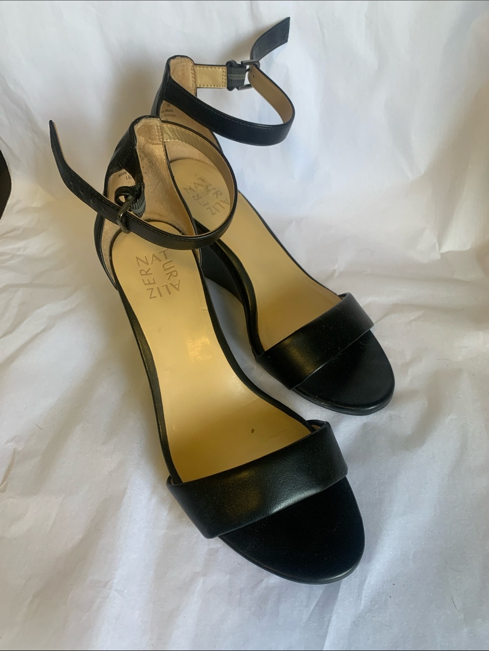Naturalizer Lilian Size 8 Black Ankle-Strap Women's Wedges